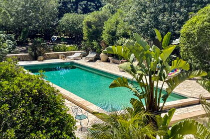 Pool am Yogaretreat-Ort