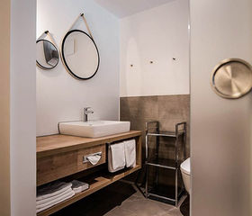 Modernes Badezimmer im Hotel Valavier