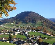Weiche Alpenlandschaft und Dörfer um Hittisau