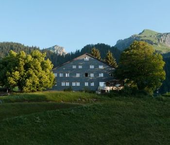 Panorama der Umgebung des Karuna Hauses in der Schweiz